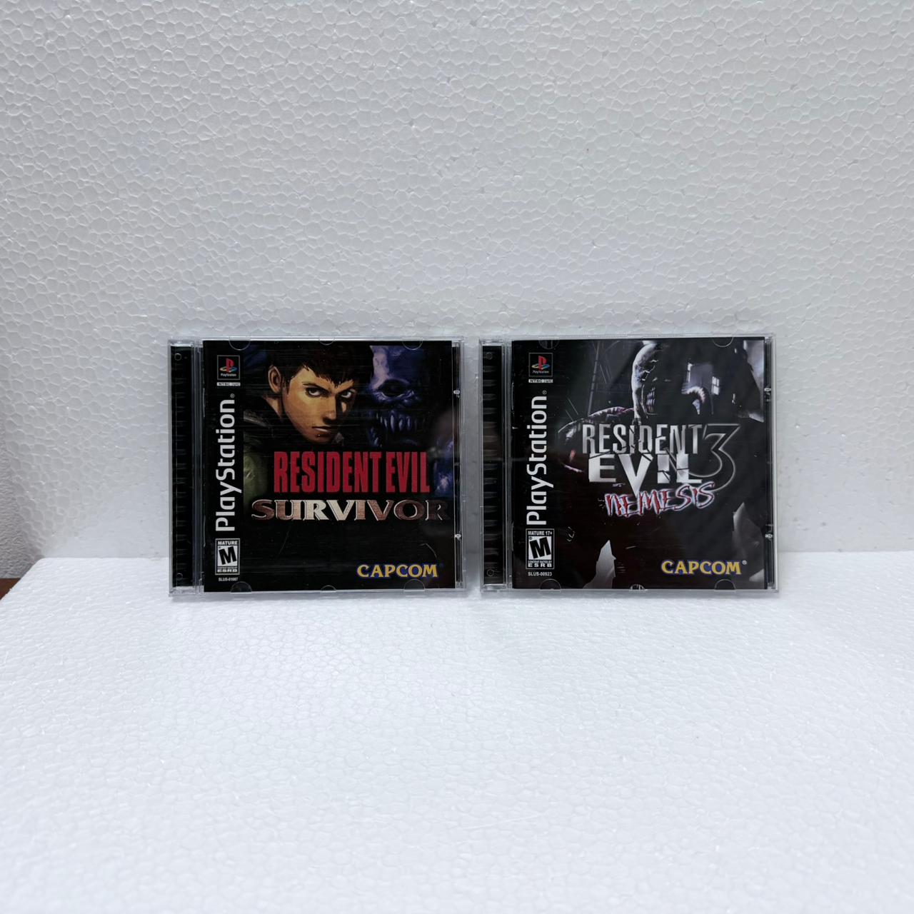 Resident Evil Box 5 jogos + Pôster - PlayStation